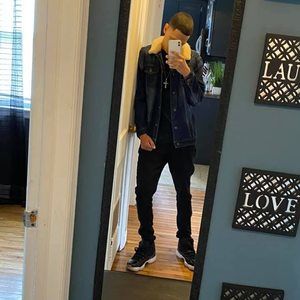 Meet your Posher, Yomar